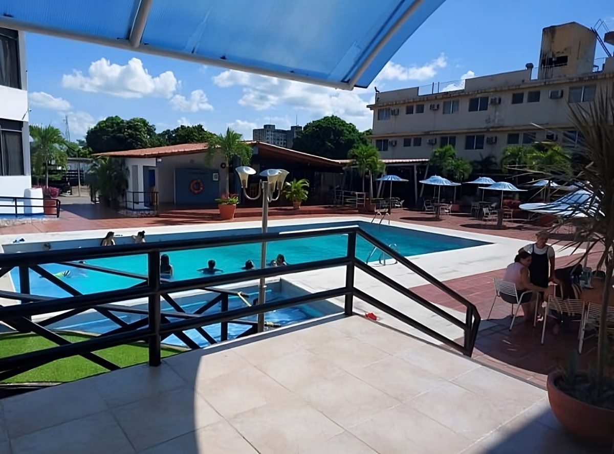 Hotel Luciano Junior arribó a sus 28 años celebrando en familia 4 piscina2