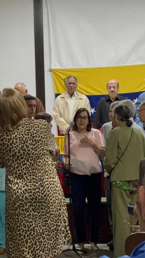 Entregado el VIII Reconocimiento ciudadano en el Colegio de Médicos 13 rec12