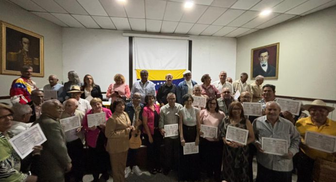 Entregado el VIII Reconocimiento ciudadano en el Colegio de Médicos