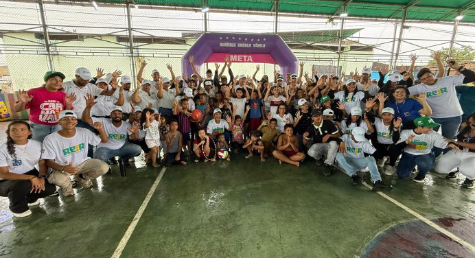 Con piscinada y bailoterapia niños y jóvenes despiden la Semana Santa RIE 2026