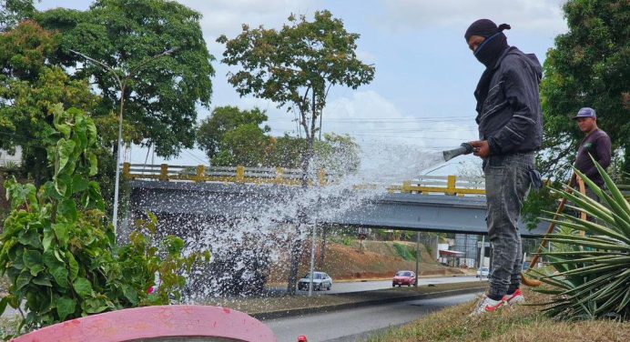 Alcaldía de Maturín mantiene labores de hidratación de los espacios naturales