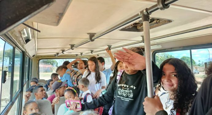 Más de 700 alumnos favorecidos con activación de ruta estudiantil en Aguasay