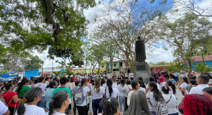 Pueblo de Santa Bárbara unidos por una Venezuela libre de sanciones