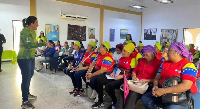 Promueven formación de madres procesadoras en Santa Bárbara de Tapirín