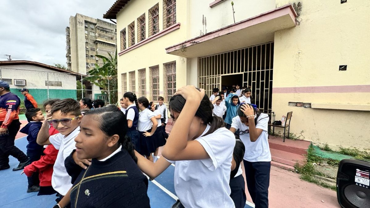 PCAD Maturín realiza simulacro de desalojo en la Escuela República del Uruguay 2 simulacro2