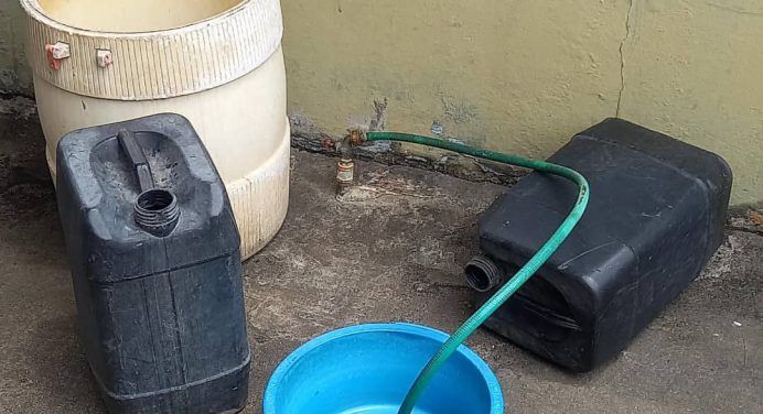 Ocho días sin agua tiene el sector La Manga
