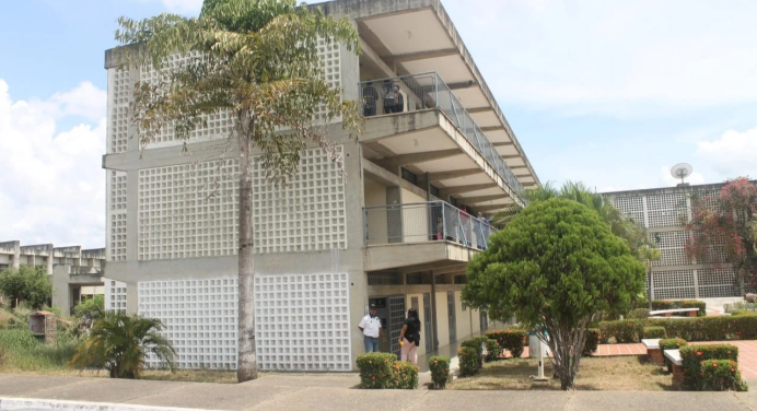 Estudiantes del Pedagógico exigen autobuses nuevos y reactivación del comedor