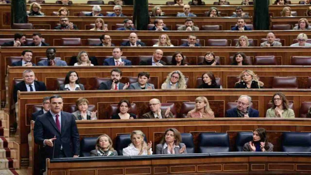 Pedro Sánchez defiende a Zapatero en el Congreso tras su imputación 2 Zapatero