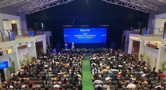 José Simón Elarba ratifica compromiso de Bancamiga con desarrollo económico del país