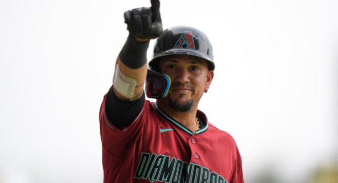 ¡El de Caripito! Ildemaro Vargas empató el récord de más juegos dando hits para un venezolano en la MLB