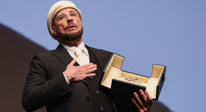 Cannes entrega Palma de Oro de honor a John Travolta