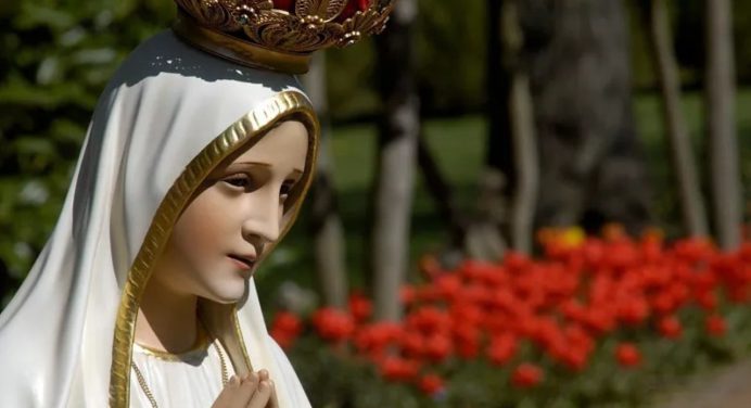 Devotos de la Virgen de Fátima celebran el 109° aniversario de su aparición