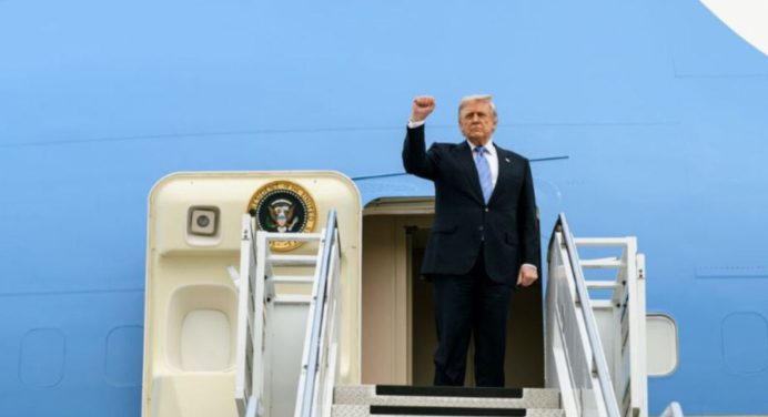 Trump niega conversaciones sobre aranceles con Xi