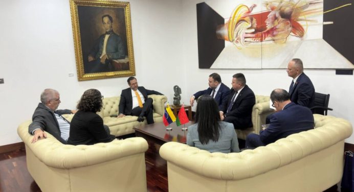 Venezuela recibe a delegación bielorrusa encabezada por el viceministro de Exteriores 