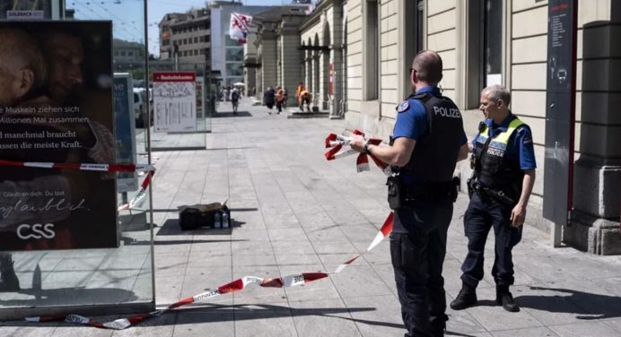 Ataque con arma blanca en una estación de tren en Suiza deja 3 personas heridas