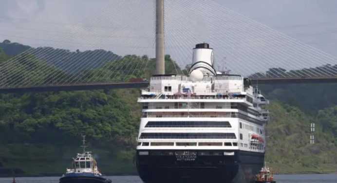 2 mil pasajeros de un crucero francés son aislados tras muerte por brote gastrointestinal