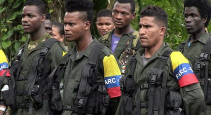 Detienen al jefe de finanzas de disidencia de FARC que asesinó a 20 personas en Colombia