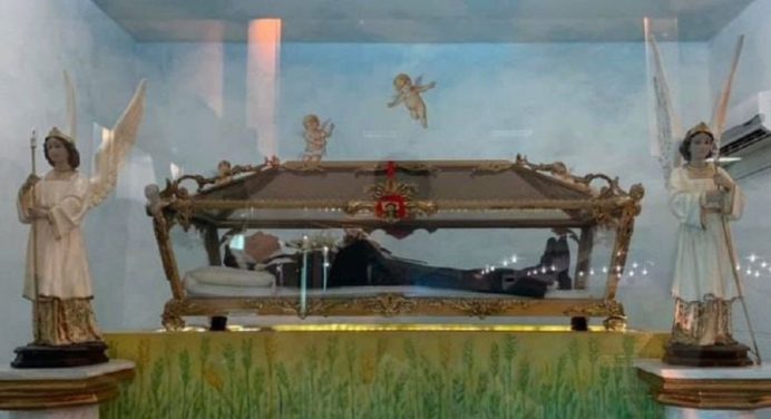 Estudian presunto milagro de la beata Madre María de San José