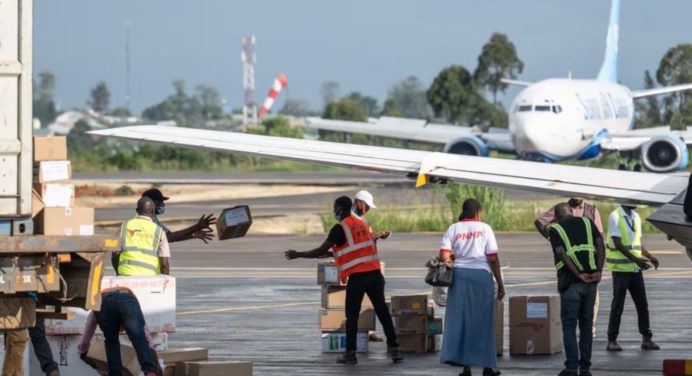 Crisis de ébola: Vuelo hacia EE.UU. se redirige a Canadá por llevar un pasajero congoleño