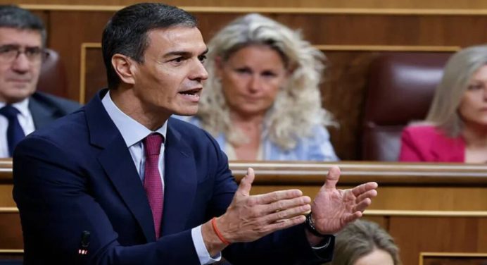 Pedro Sánchez defiende a Zapatero en el Congreso tras su imputación