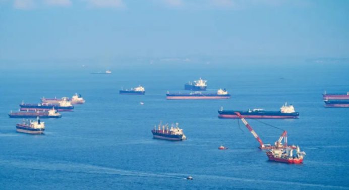 EE.UU. bloquea el tránsito de 73 buques a puertos iraníes tras nuevos ataques en Ormuz