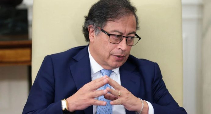 Petro se muestra dispuesto a eliminar aranceles sobre productos ecuatorianos