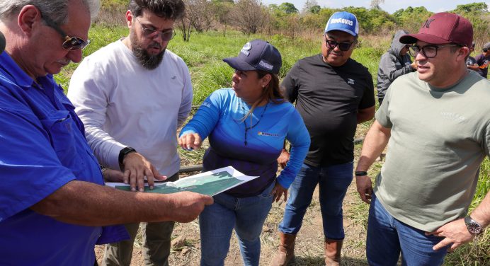 Reparan tubería de 48 pulgadas para agua potable en Ezequiel Zamora