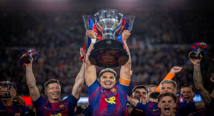 Barcelona revalida el título de Liga tras doblegar al Real Madrid