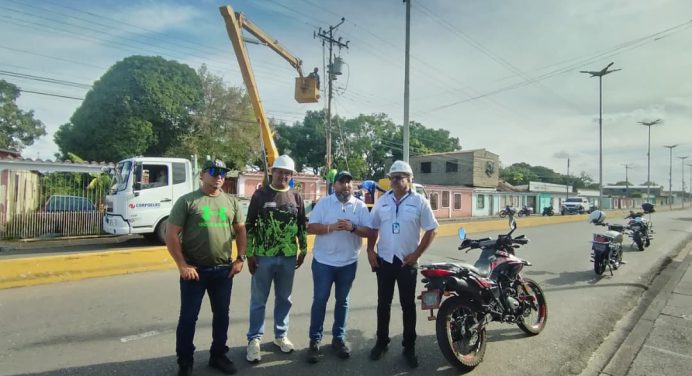 Instalan tres transformadores para mejorar el servicio eléctrico en Caicara