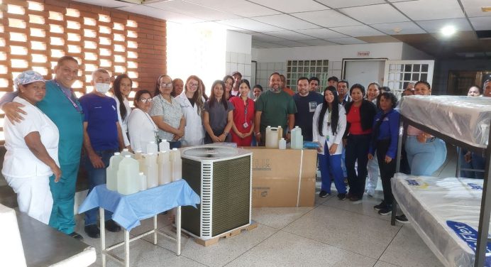 Alcalde Daniel Monteverde entrega insumos médicos y equipos al hospital de Caicara