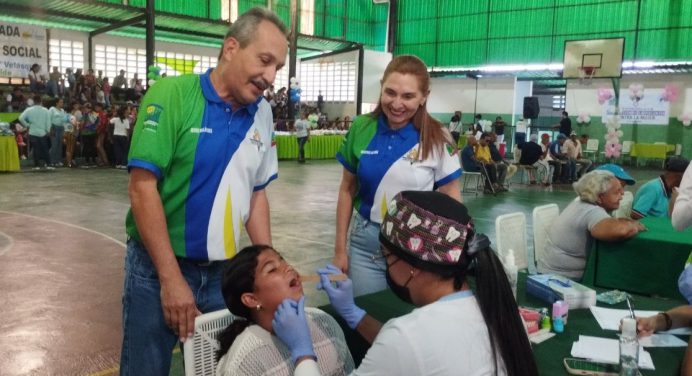 «Chúo» Velásquez benefició a 5 sectores de San Antonio con la sexta jornada médica del año