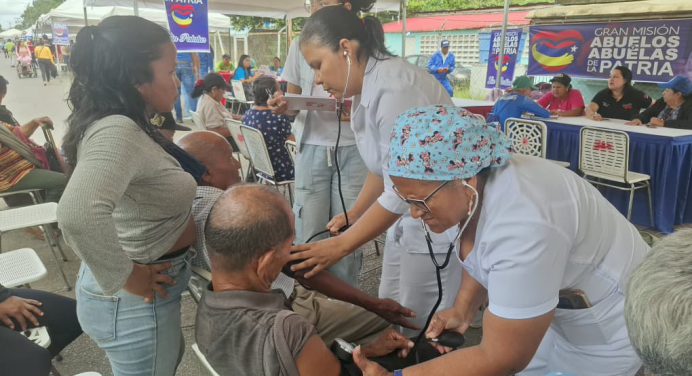Más de 6 mil 800 atenciones reciben familias de comuna en El Furrial
