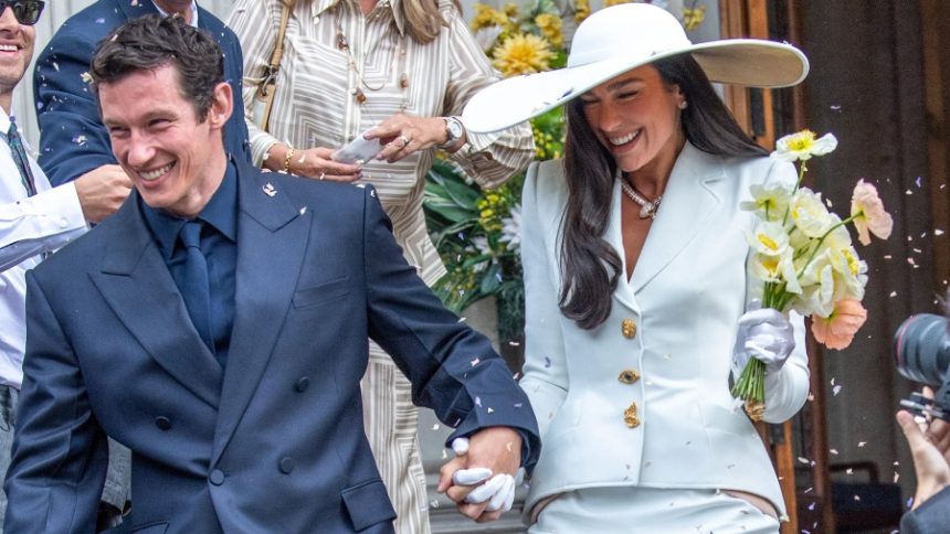 Dua Lipa se da el "sí quiero" en secreto con Callum Turner y rompe reglas con un traje de Schiaparelli 1 Dua Lipa