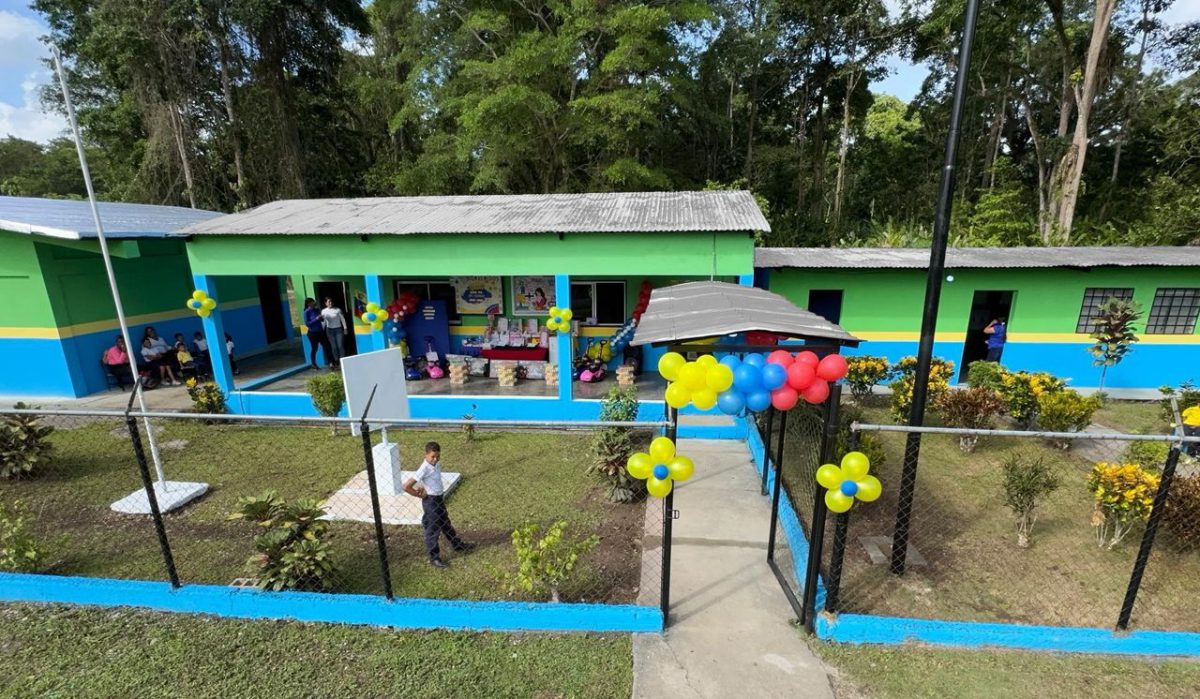 Realizan rehabilitación integral de la escuela Santiago Mariño de Caripito 3 escuela3