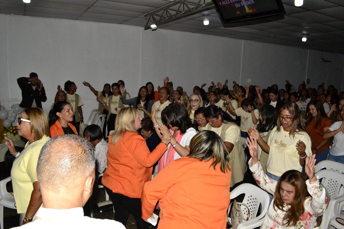 Evangelista Marian Avile trajo Palabra de Dios a 300 mujeres en Maturín 4 evangelista3