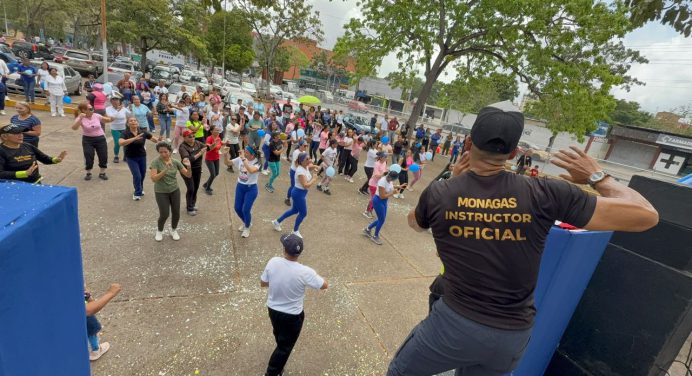 Celebran Día del Trabajador en el Núñez Tovar con entrega de reconocimientos al personal