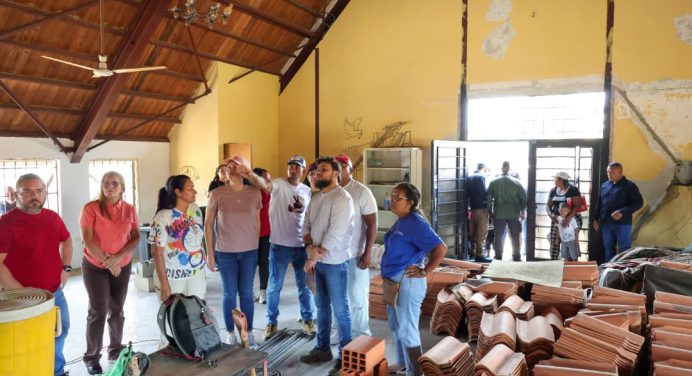 Gobernador Luna supervisa rehabilitación de la iglesia San Juan María Vianney