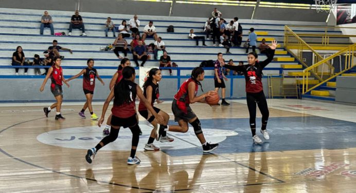 Avanza con éxito fase municipal de los Juegos Estudiantiles 2026