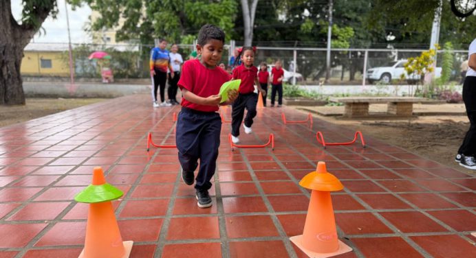 Con juegos adaptados atienden a los niños del preescolar Cecilia Núñez Sucre