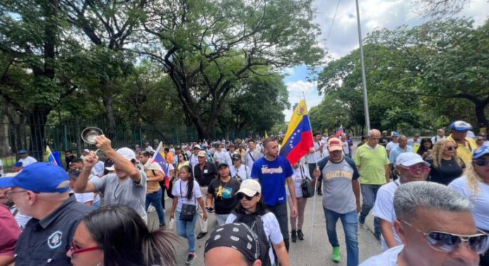 Trabajadores marchan en Caracas para exigir salarios acordes a la canasta básica