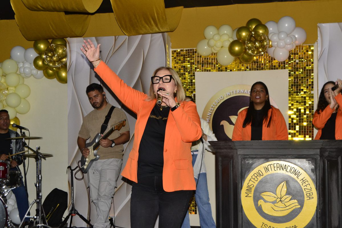 Evangelista Marian Avile trajo Palabra de Dios a 300 mujeres en Maturín 2 marian 1