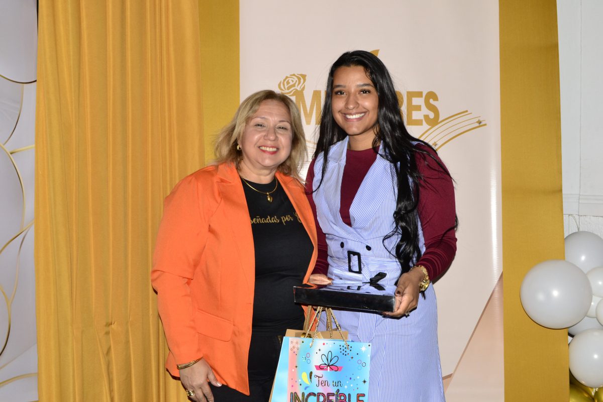 Evangelista Marian Avile trajo Palabra de Dios a 300 mujeres en Maturín 3 mujeres5