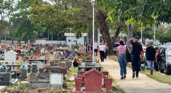 Más de 5 mil personas visitaron el Cementerio municipal este día de las Madres