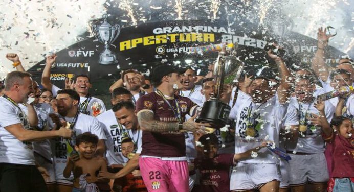 Carabobo FC se coronó como campeón del torneo Apertura