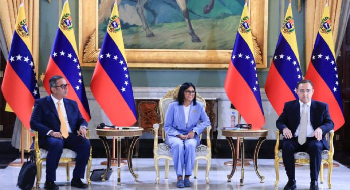 Gobierno firma memorando de entendimiento con General Electric