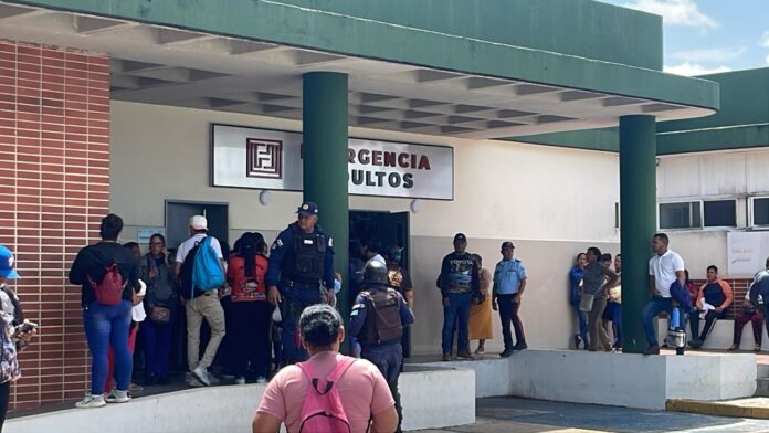 Estudiantes y docente se intoxicaron tras fumigación en liceo Simón Bolívar 1 Humnt