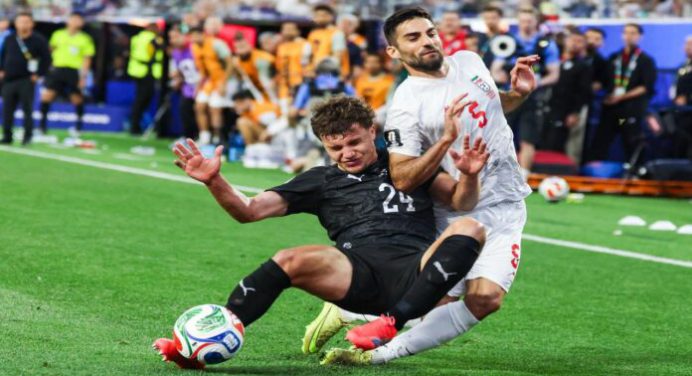 Irán y Nueva Zelanda empataron a 2 goles en ajustado duelo