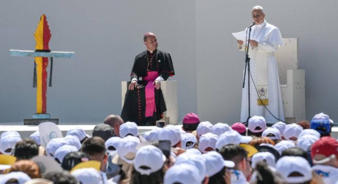Despedida del papa León de España: misa en el contexto de la crisis migratoria del Atlántico
