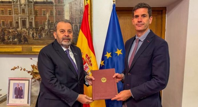 Timoteo Zambrano, formalizó su acreditación como jefe de misión de Venezuela en España