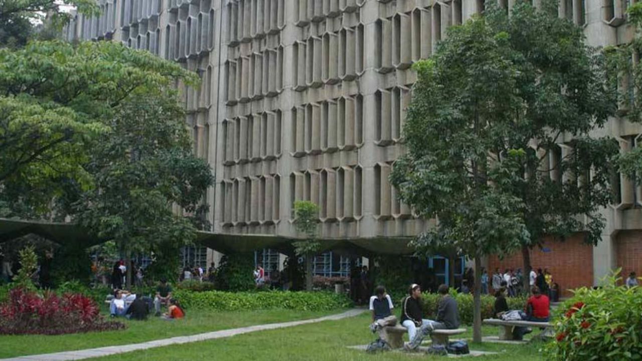 UCAB